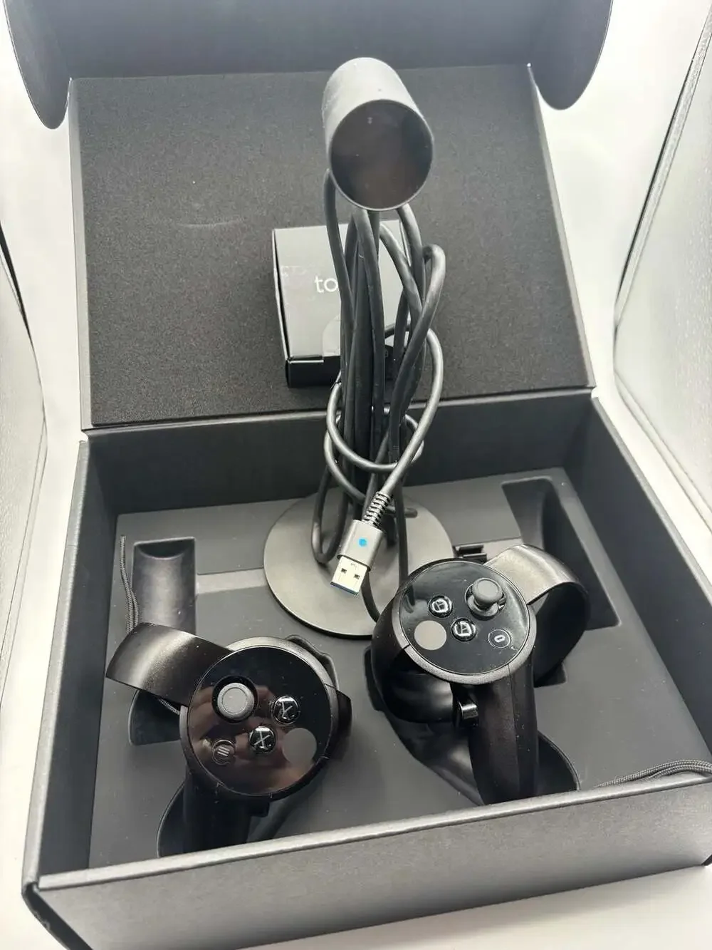 Oculus Rift CV1 Touch Controllers and Tracking Sensor Set